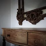 Отель De La Poulciere