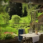 Отель De La Poulciere