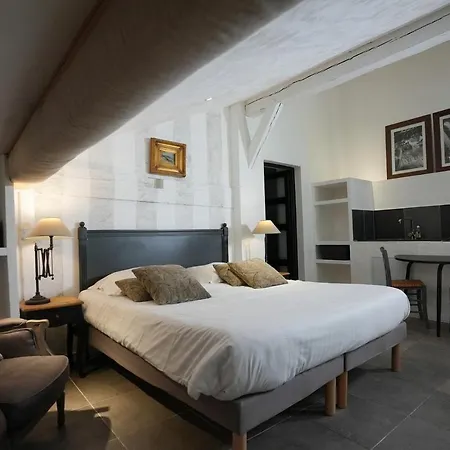 Hotel De La Poulciere 3*