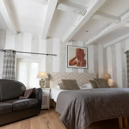 Hotel De La Poulciere