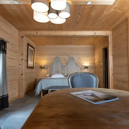 De La Poulciere Hotel