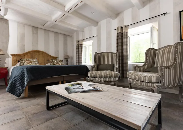 Hotel De La Poulciere 3*