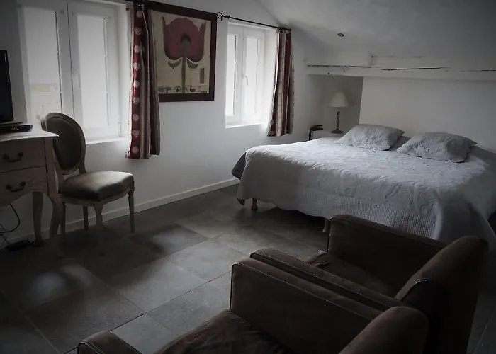 Hotel De La Poulciere 3*