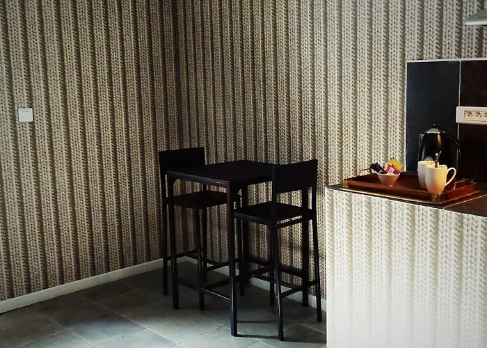 Hotel De La Poulciere 3*