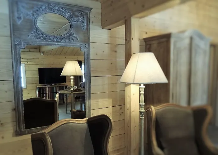 De La Poulciere Hotel