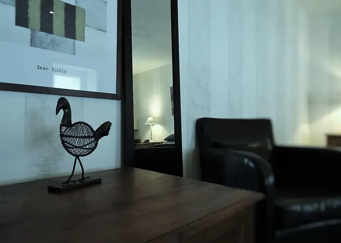 Hotel De La Poulciere 3*