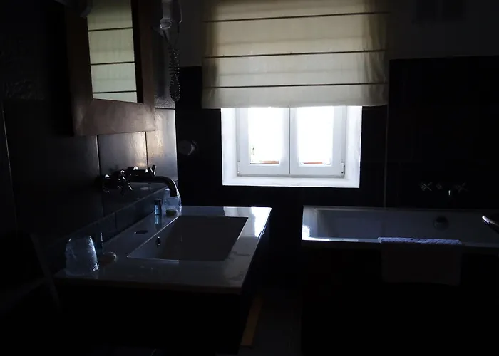 De La Poulciere Hotel